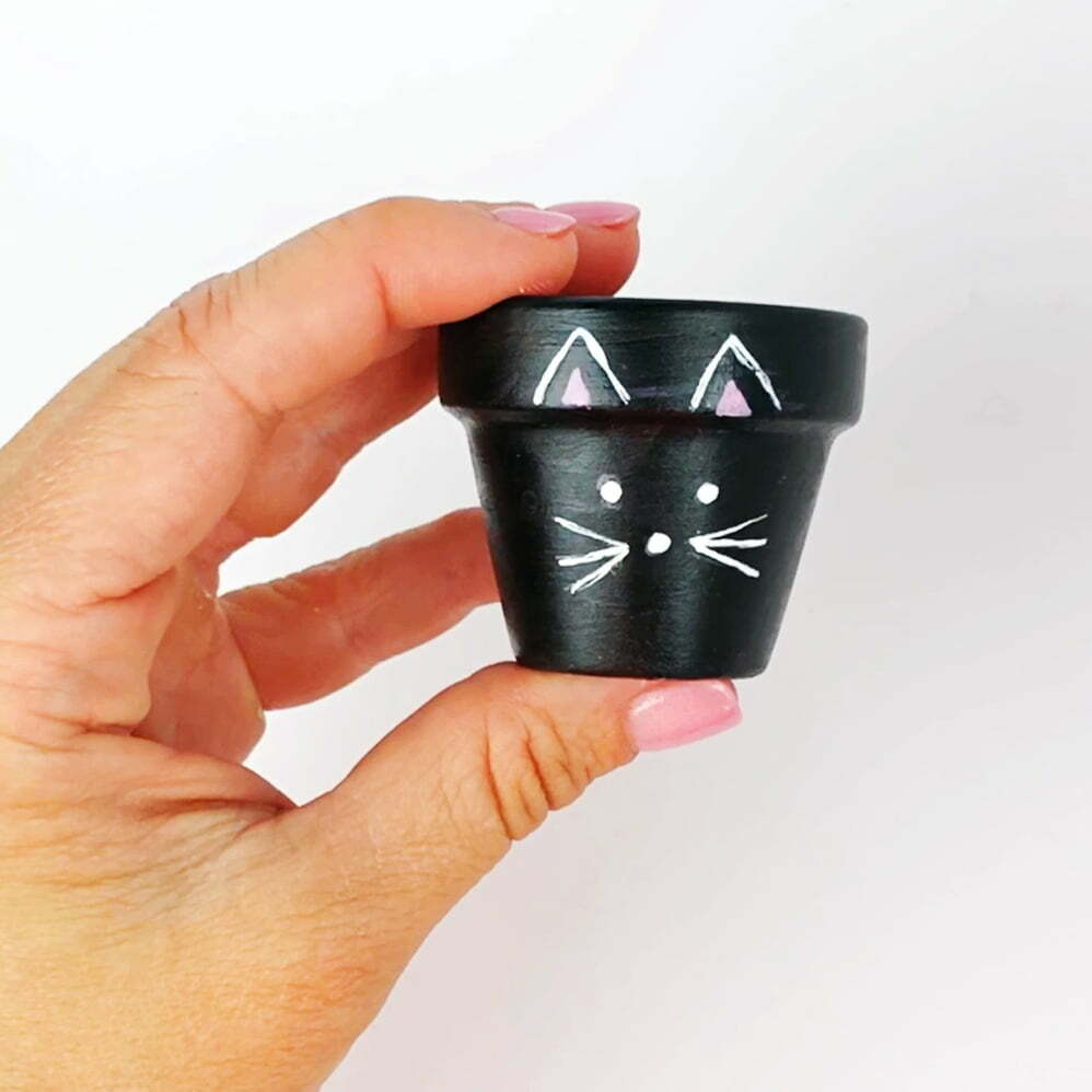 Black cat flower pot design 