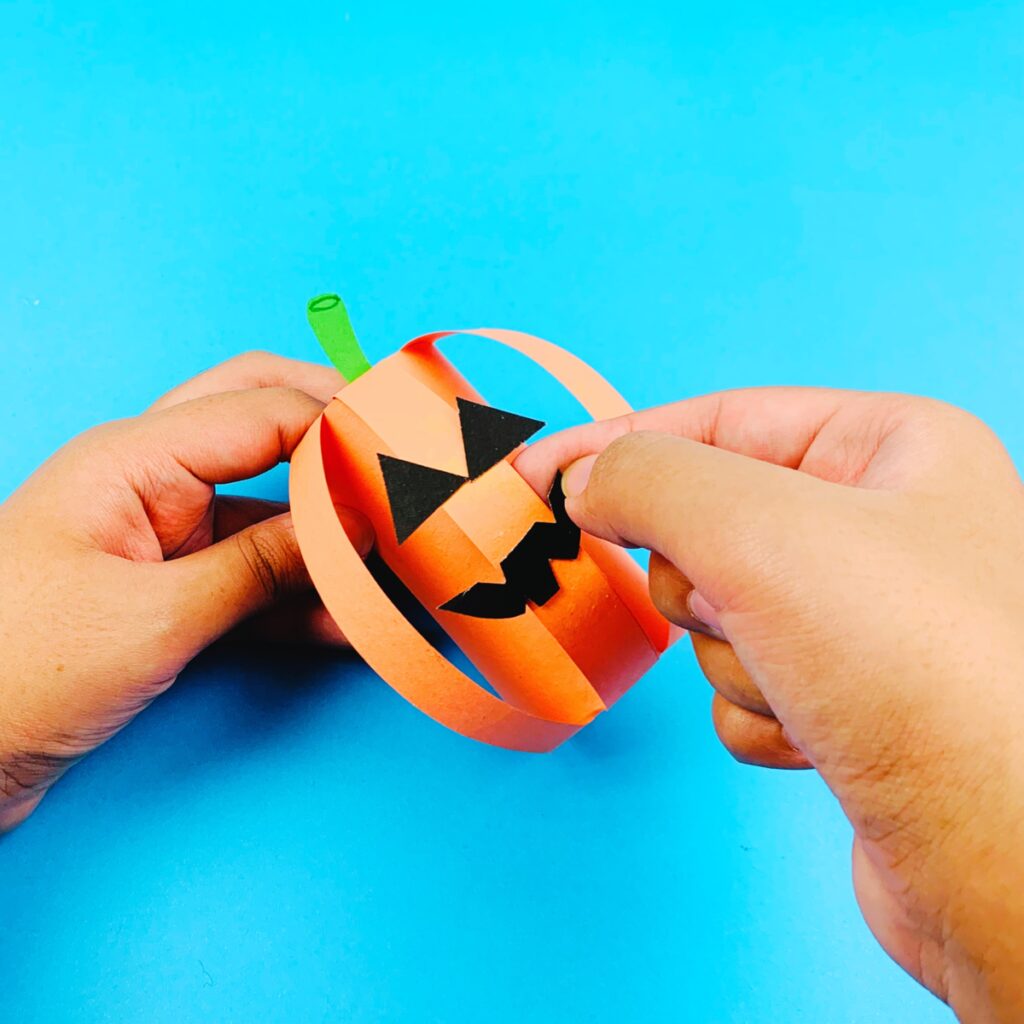 Halloween pumpkin toilet paper roll craft