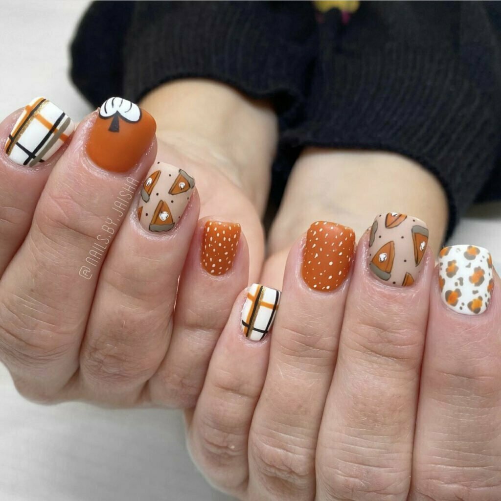 Pumpkin Pie Nail Art for Thanksgiving