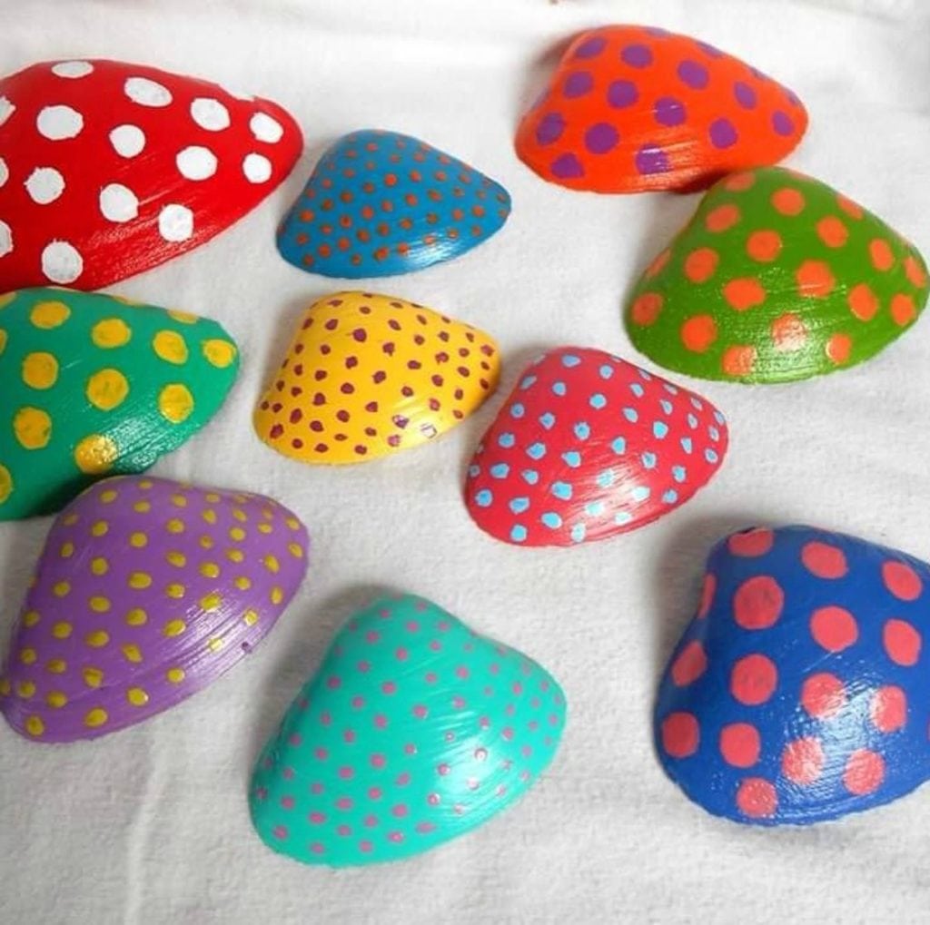 Polka dot painted sea shells